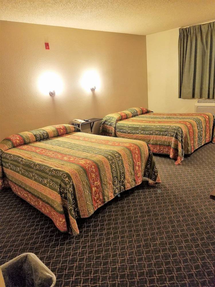 Travel Time Motel - photo 18