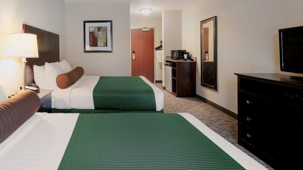 Cobblestone Inn & Suites Durand - photo 30