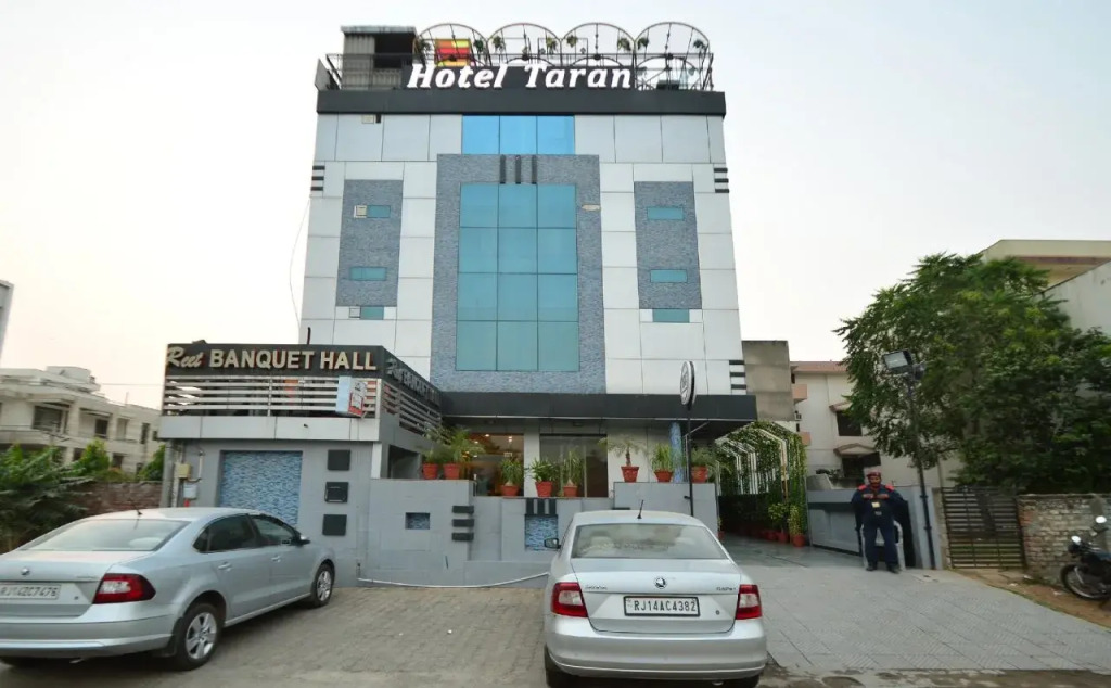 Hotel Fun in Jaipur, India