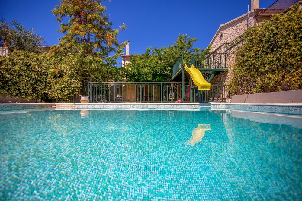Villa Yiarios in Corfu — 4-Star Luxury Hotel in Corfu, Greece