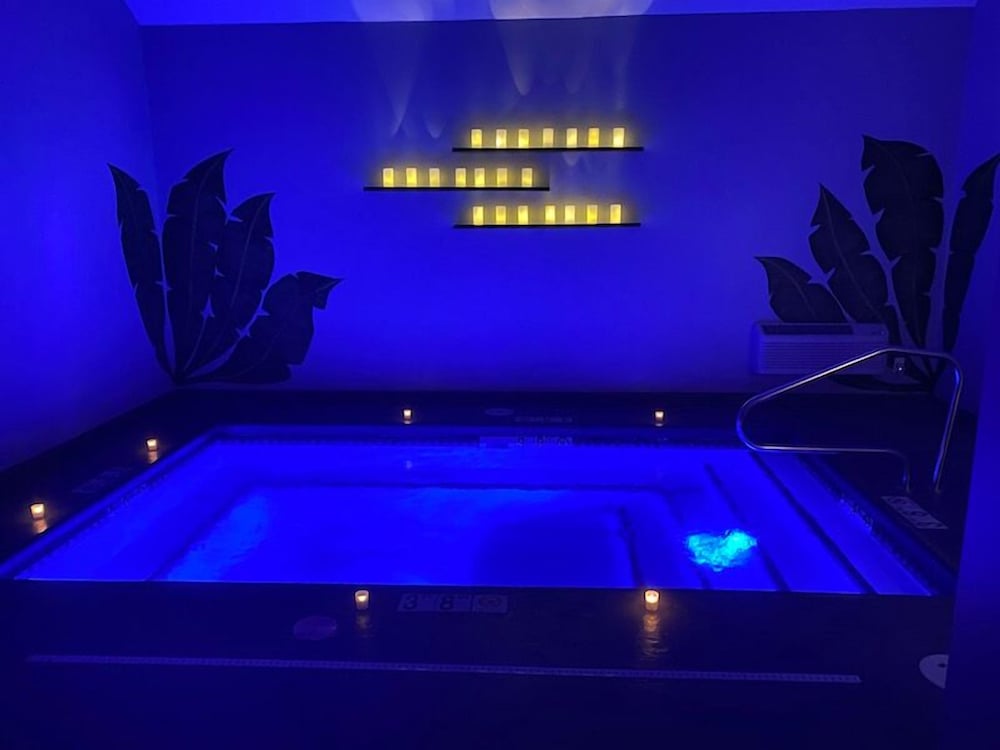 Belamere Swimming Pool Suites - photo 18