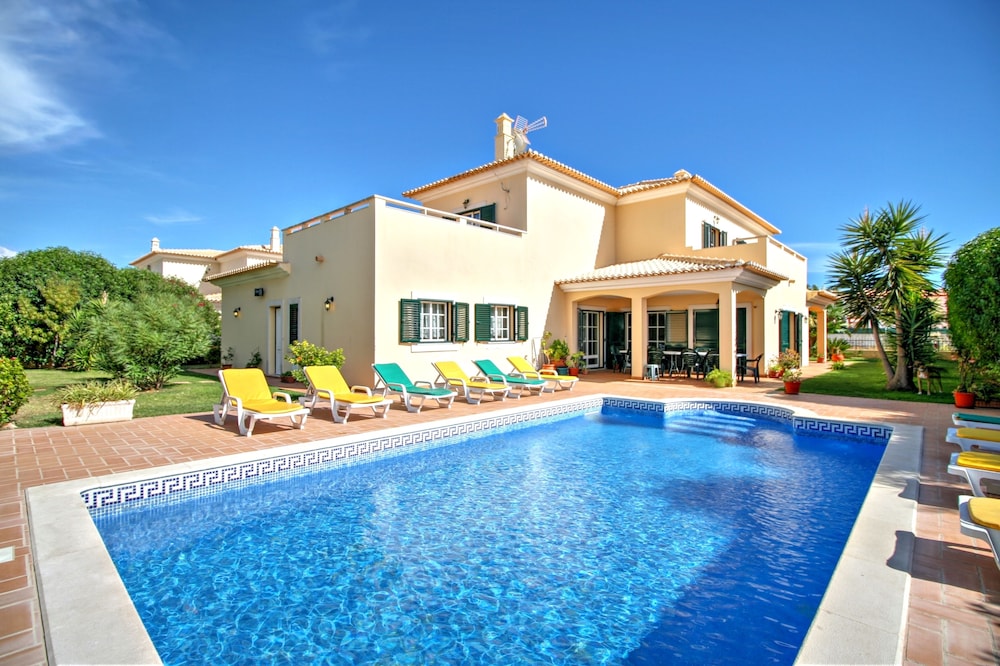 Villas2Go2 Golf — 4-Star Luxury Hotel in Albufeira, Portugal