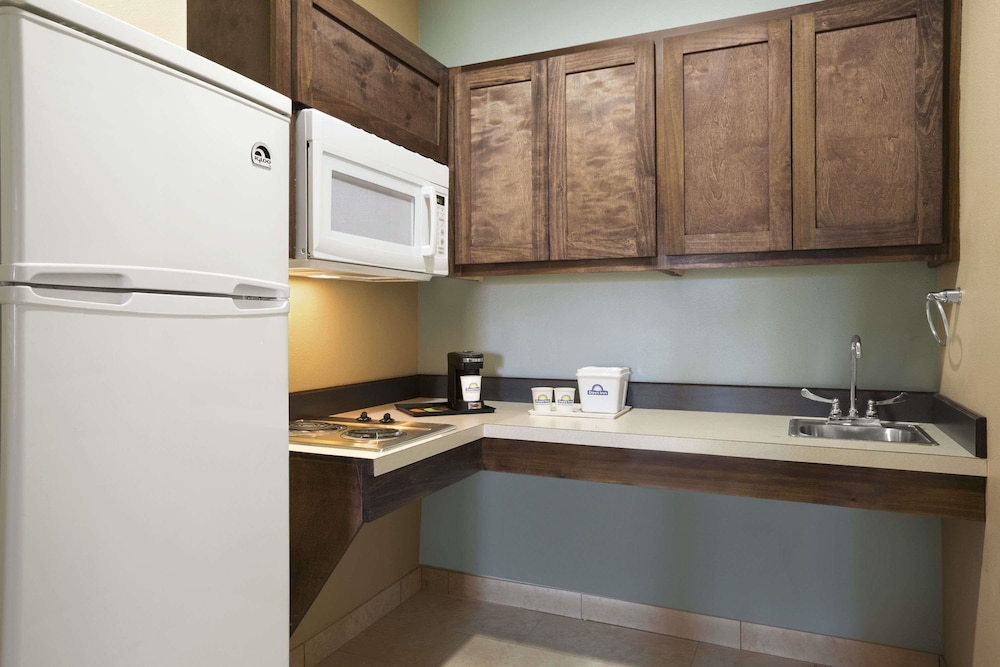 Days Inn & Suites by Wyndham Gonzales TX - photo 25