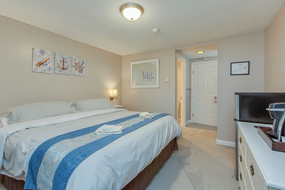 Lake Shore Farm Inn - photo 19