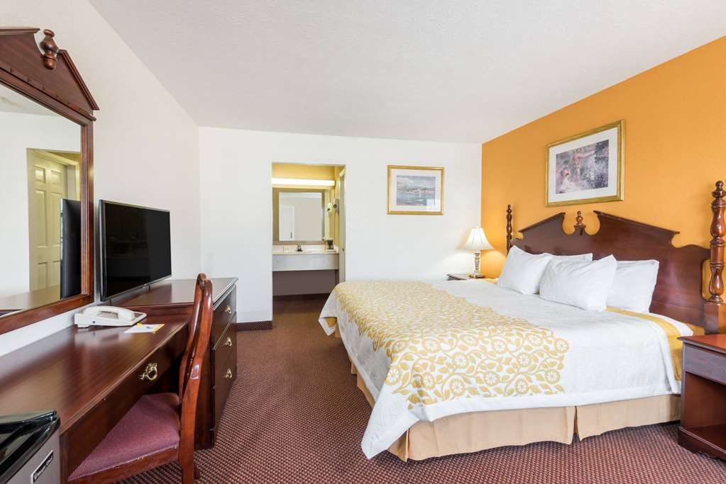 Days Inn by Wyndham Amherst - photo 5