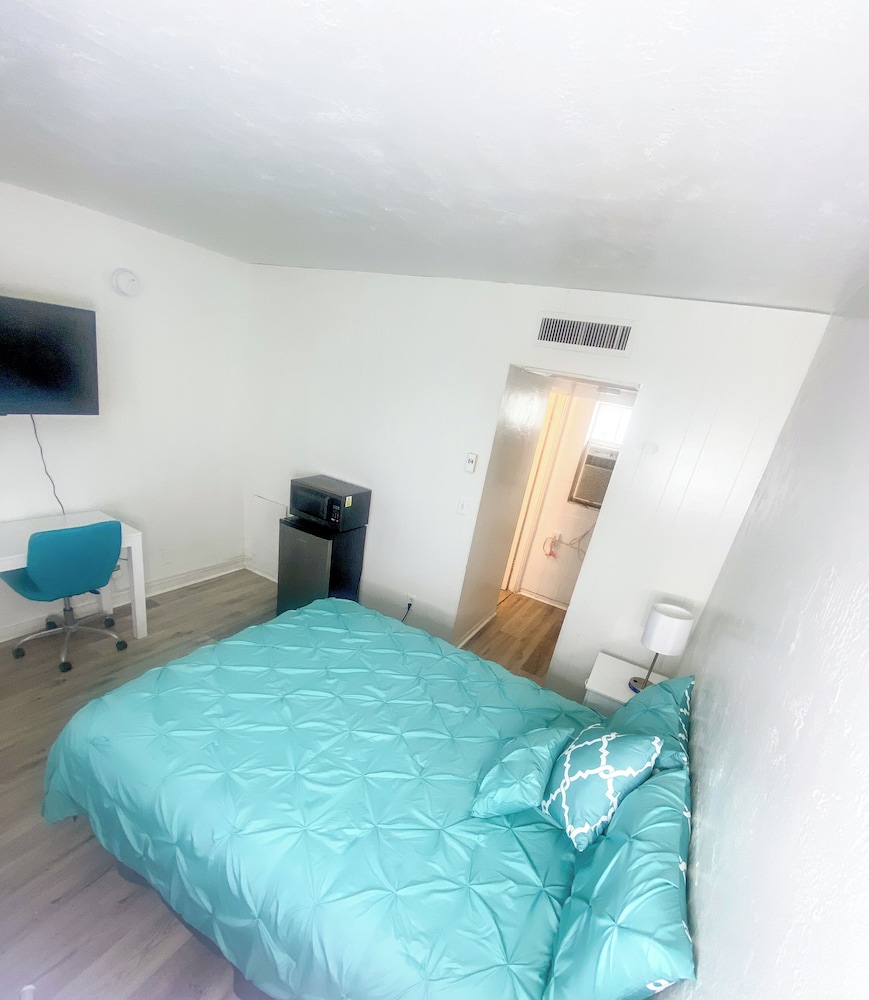 Uptown Inn & Suites - featured photo