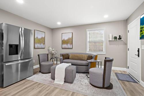 Stylishly Restored Townhome Convenient access — hotel in Mableton
