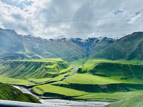 Alpine Escape Kazbegi