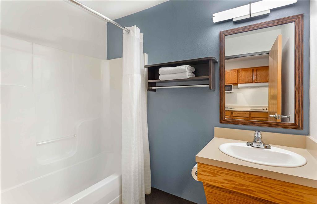 WoodSpring Suites Fort Myers Southeast - photo 24