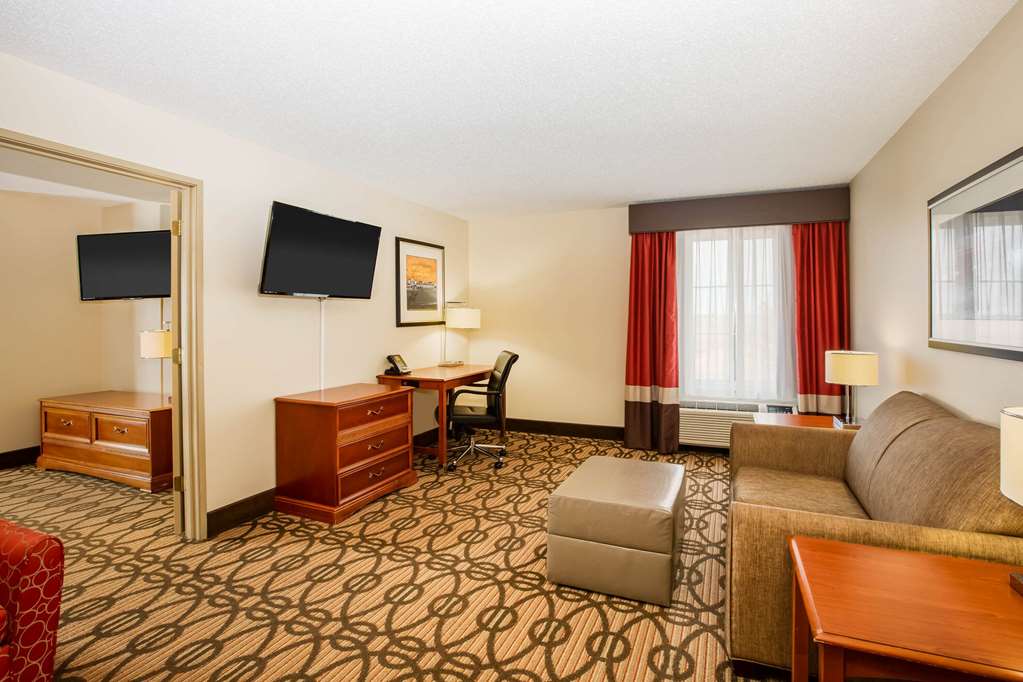 La Quinta Inn & Suites by Wyndham North Platte - photo 17