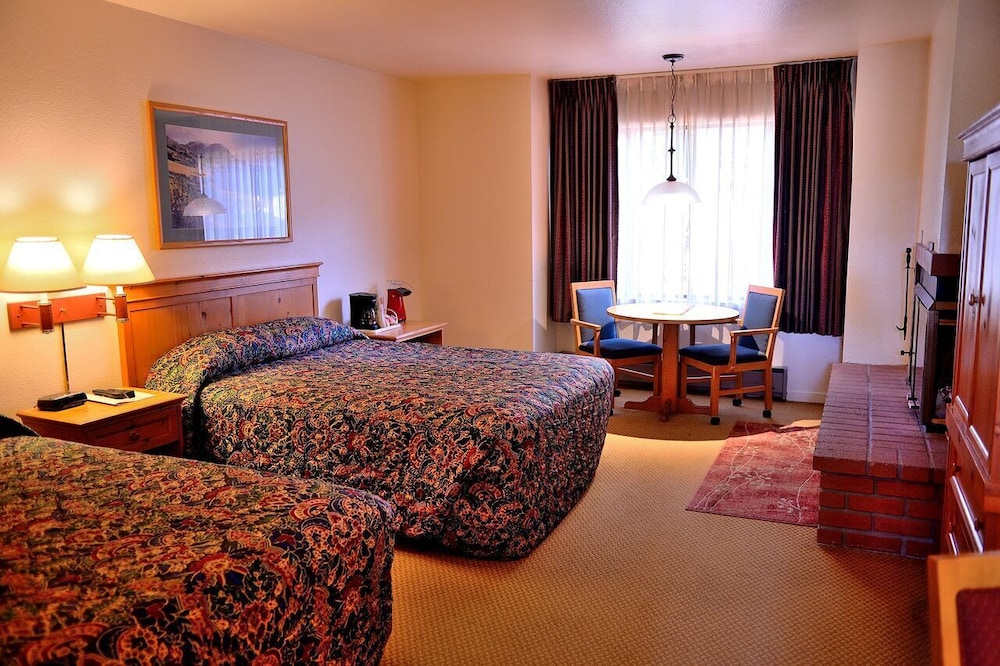 Pacific Gardens Inn - photo 3