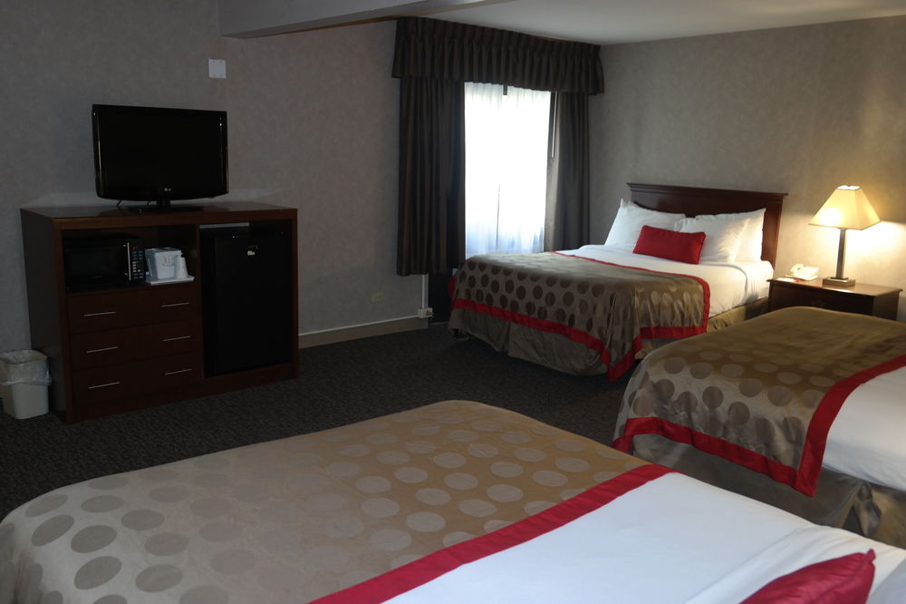 Ramada Waukegan Gurnee - photo 42