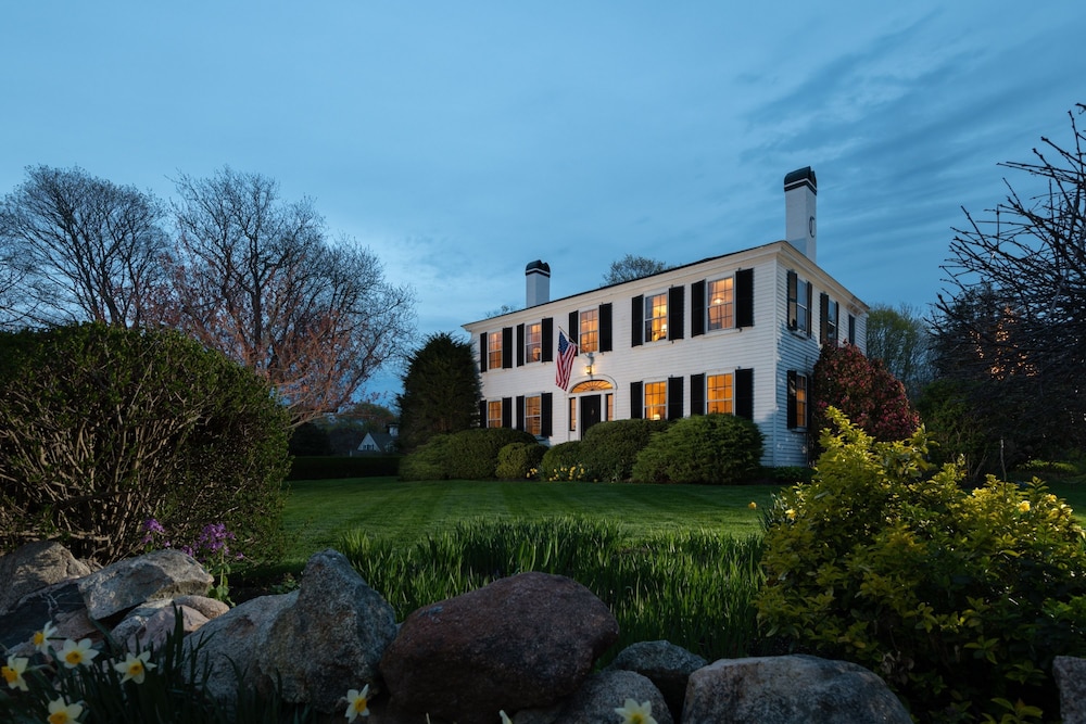 Candleberry Inn on Cape Cod — 4-Star Luxury Hotel in Brewster, United States