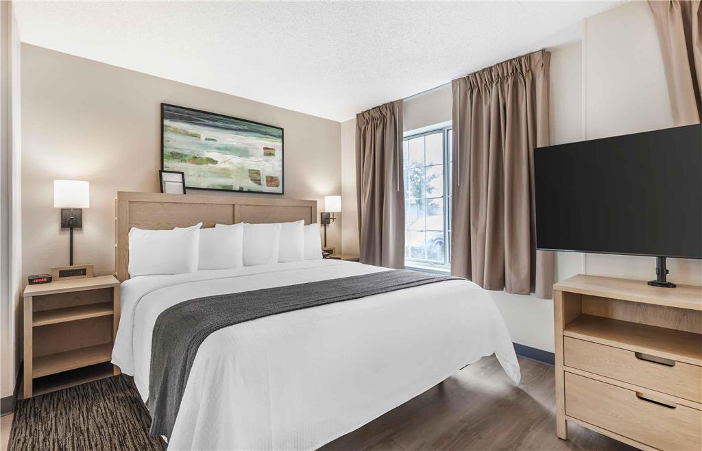 Extended Stay America Suites Carlsbad Village by the Sea - photo 32