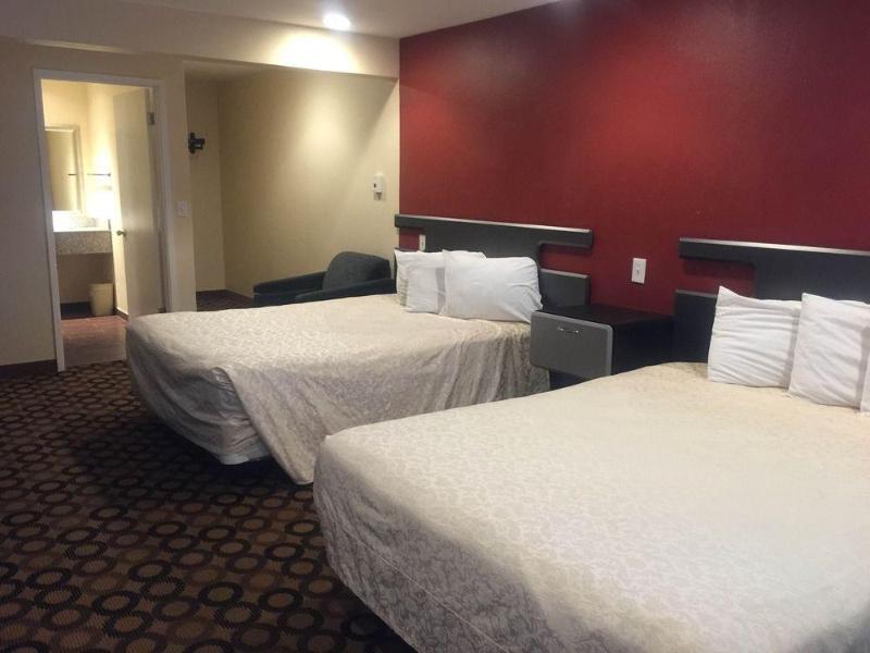 Surf City Inn and Suites - photo 5