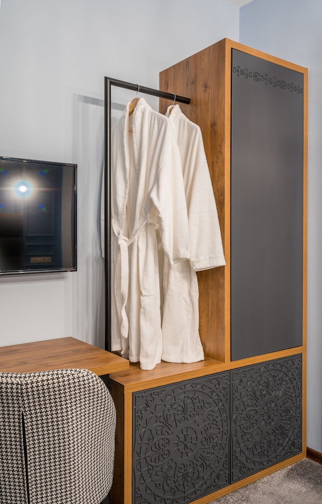 Bathroom amenities