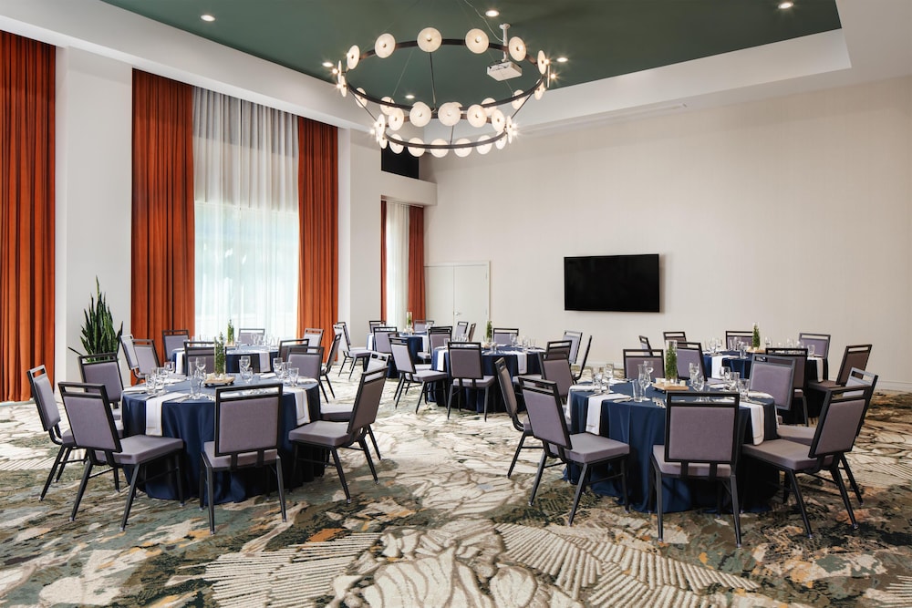 Embassy Suites By Hilton Chattanooga Downtown - photo 72