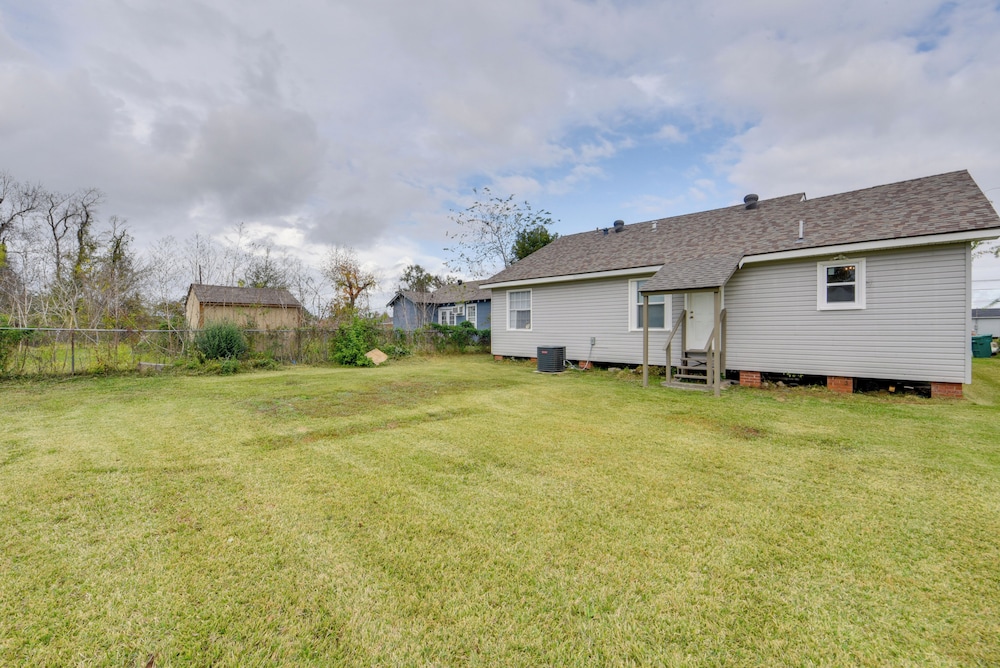 Walking Distance to Casino: Home in Westlake - photo 18