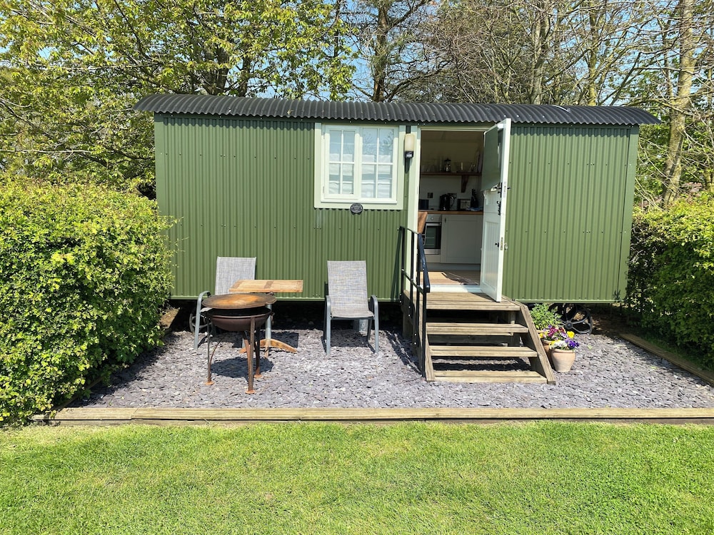 Dawn Chorus Holidays in Beccles, United Kingdom