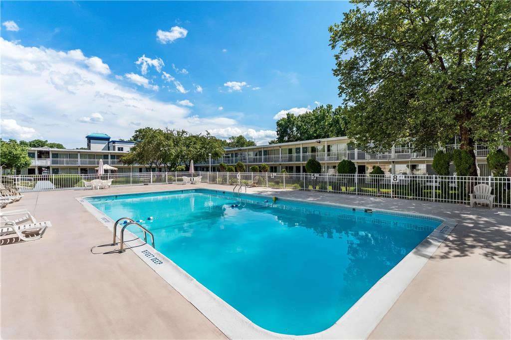 Howard Johnson by Wyndham Albany - photo 15
