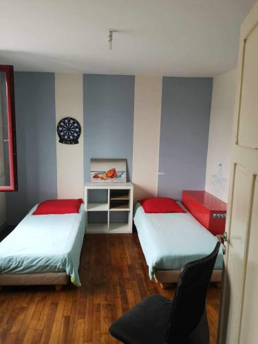 Chez nous in Unknown City, France