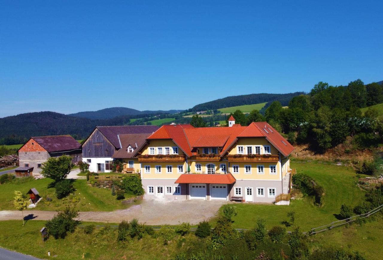 Biobauernhof Höllerbauer — hotel in Moenichwald