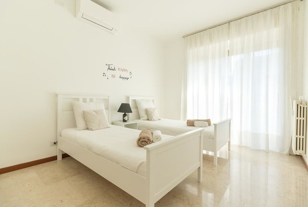 Alessia's Flat Sondrio M3 - last minute hotel in Milan