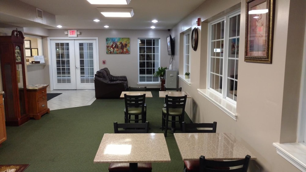 Hurricane Inn - photo 22