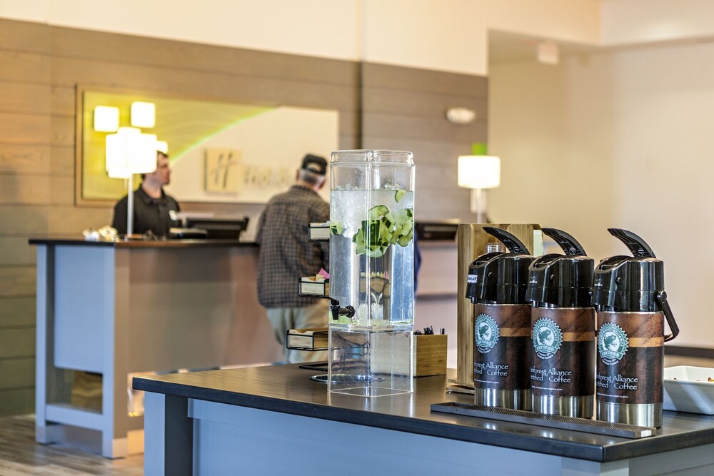 Holiday Inn Express Richmond by IHG - photo 21