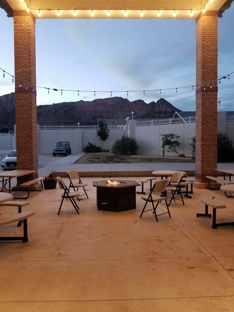 Zion's Most Wanted Hotel - photo 64