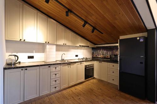 3BR apt w huge terrace & magnificent views