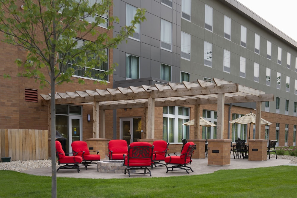 Holiday Inn Express & Suites Madison Central by IHG - photo 17