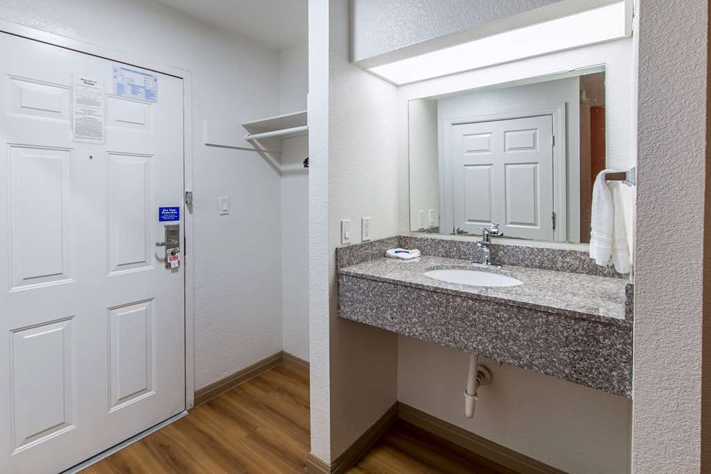 Motel6 Hutchins TX - photo 20