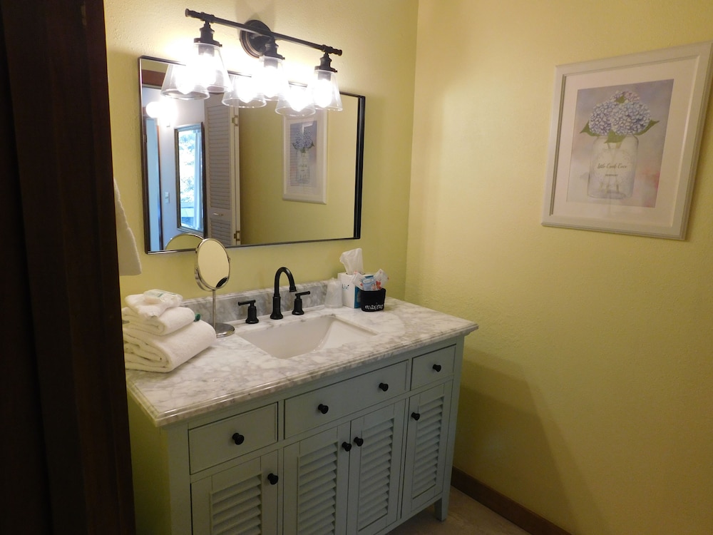 Little Creek Cove Beachfront Resort - photo 77