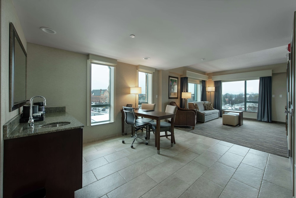 Embassy Suites Saratoga Springs - photo 6