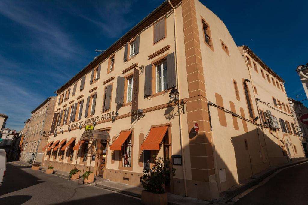 Hotel Moderne Et Pigeon - carbon neutral hotel in Limoux