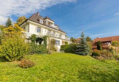 Ferienwohnung Bodenseeblick — 4-Star Luxury Hotel in Sipplingen, Germany