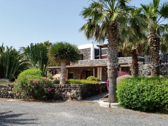 Dammuso Villa Giò — 4-Star Luxury Hotel in Pantelleria, Italy