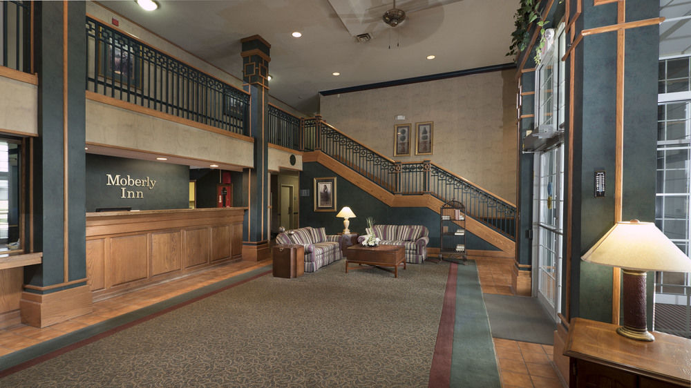 Moberly Inn and Suites - photo 2