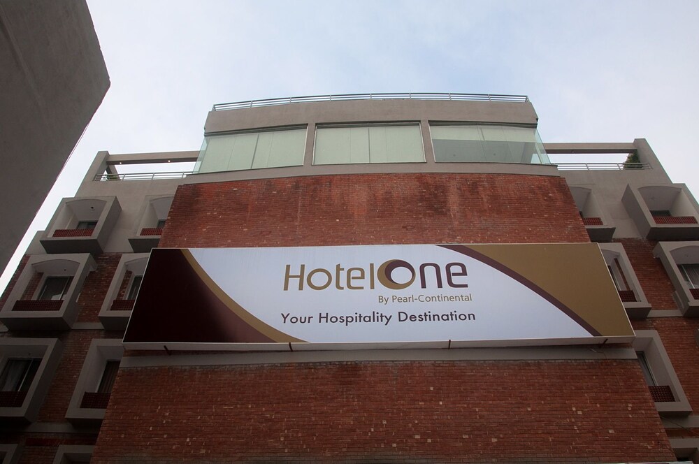 Hotel One Down Town - last minute hotel in Lahore