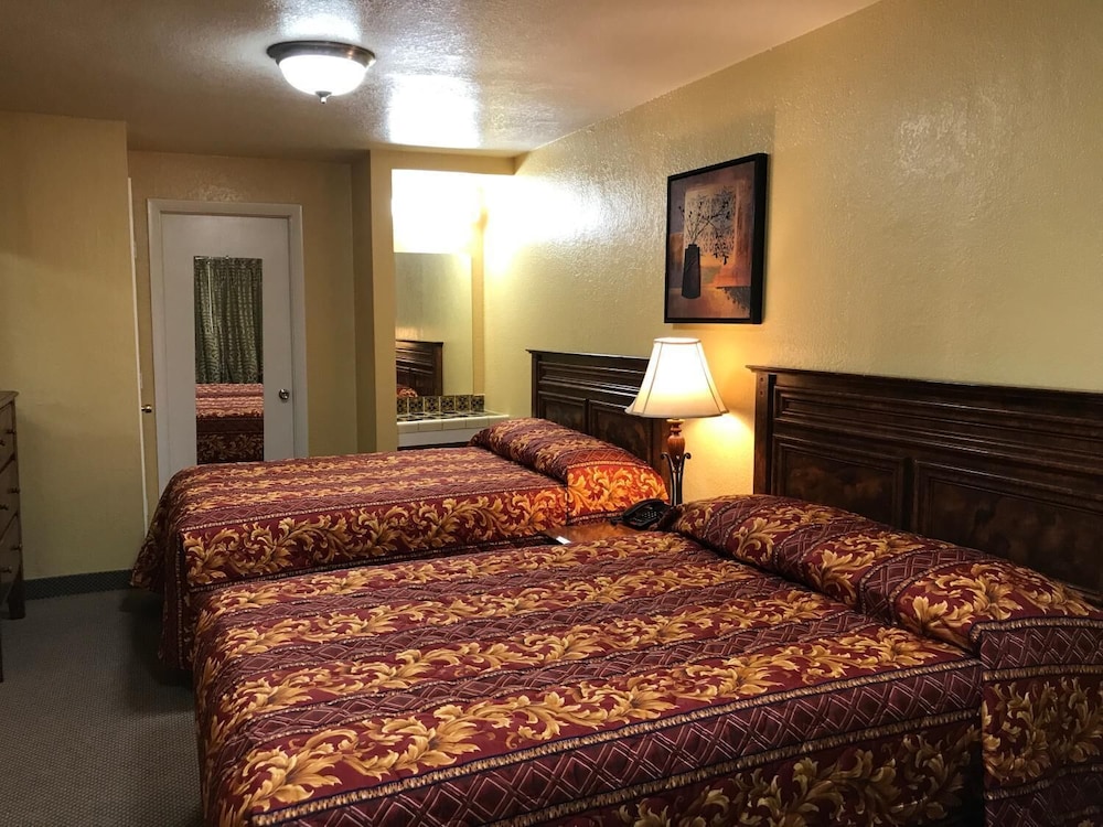Hacienda Motel - photo 7