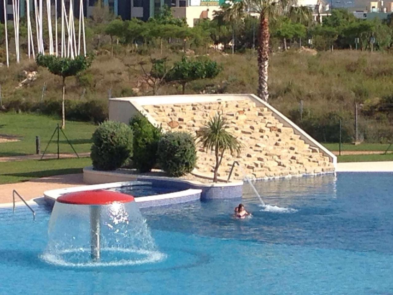 Fantastico Chalet Adosado de Lujo Un Salto Al Paraiso — 5-Star Luxury Hotel in Sant Jordi, Spain