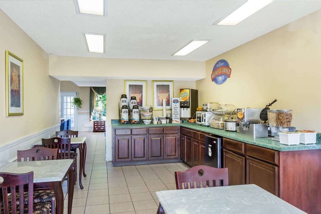 Super 8 by Wyndham Orangeburg North - photo 3