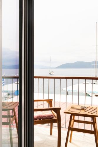 Selana και Ielios Trikerisuites in Trikeri, Greece