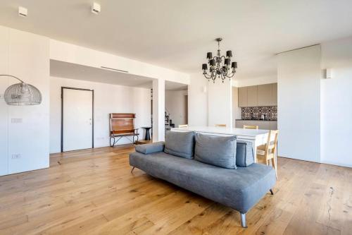 Luvi Campania — 4-Star Luxury Hotel in Milan, Italy