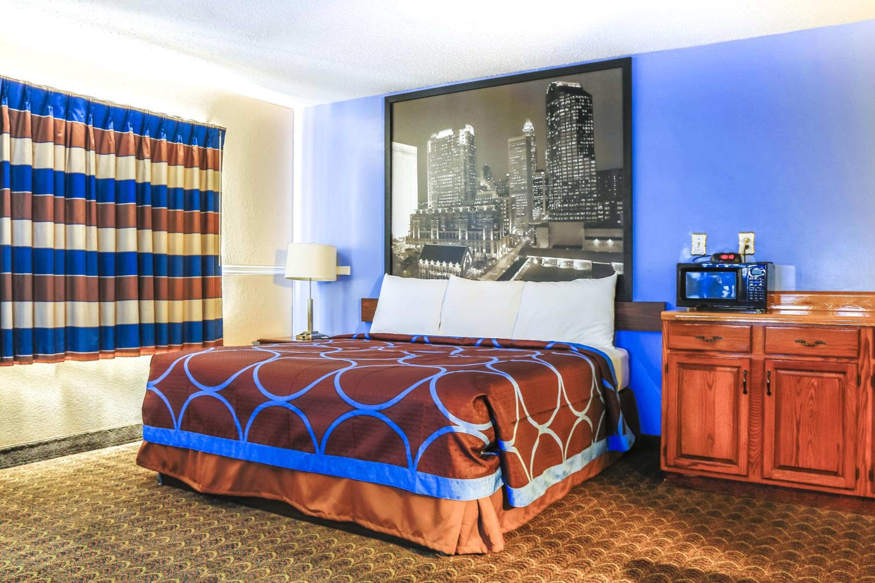 Super 8 by Wyndham Charlotte University - photo 23