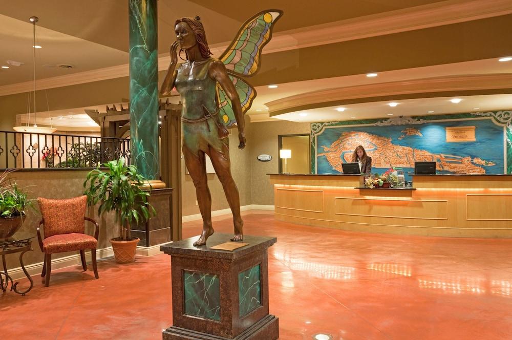 Venetian Waterpark at Holiday Inn Hotel Maple Grove Arbor Lakes - photo 11