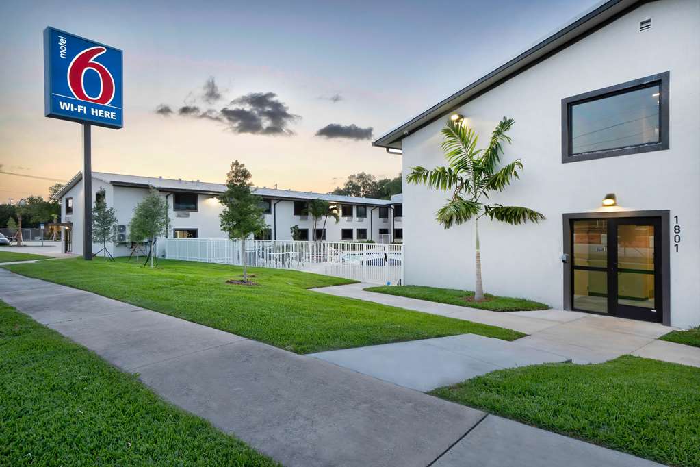 Motel 6 Fort Lauderdale - featured photo
