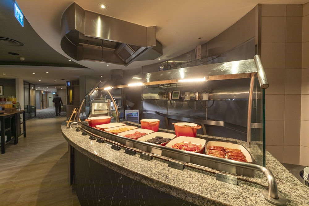 מזון ומשקאות