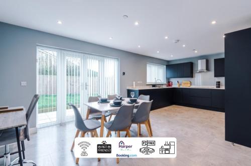 Spacious 5 Bedroom Detached House in Hawarden Sleeps 10 — 4-Star Luxury Hotel in Hawarden, United Kingdom